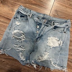 American Eagle 90’s Boyfriend Shorts Size 6